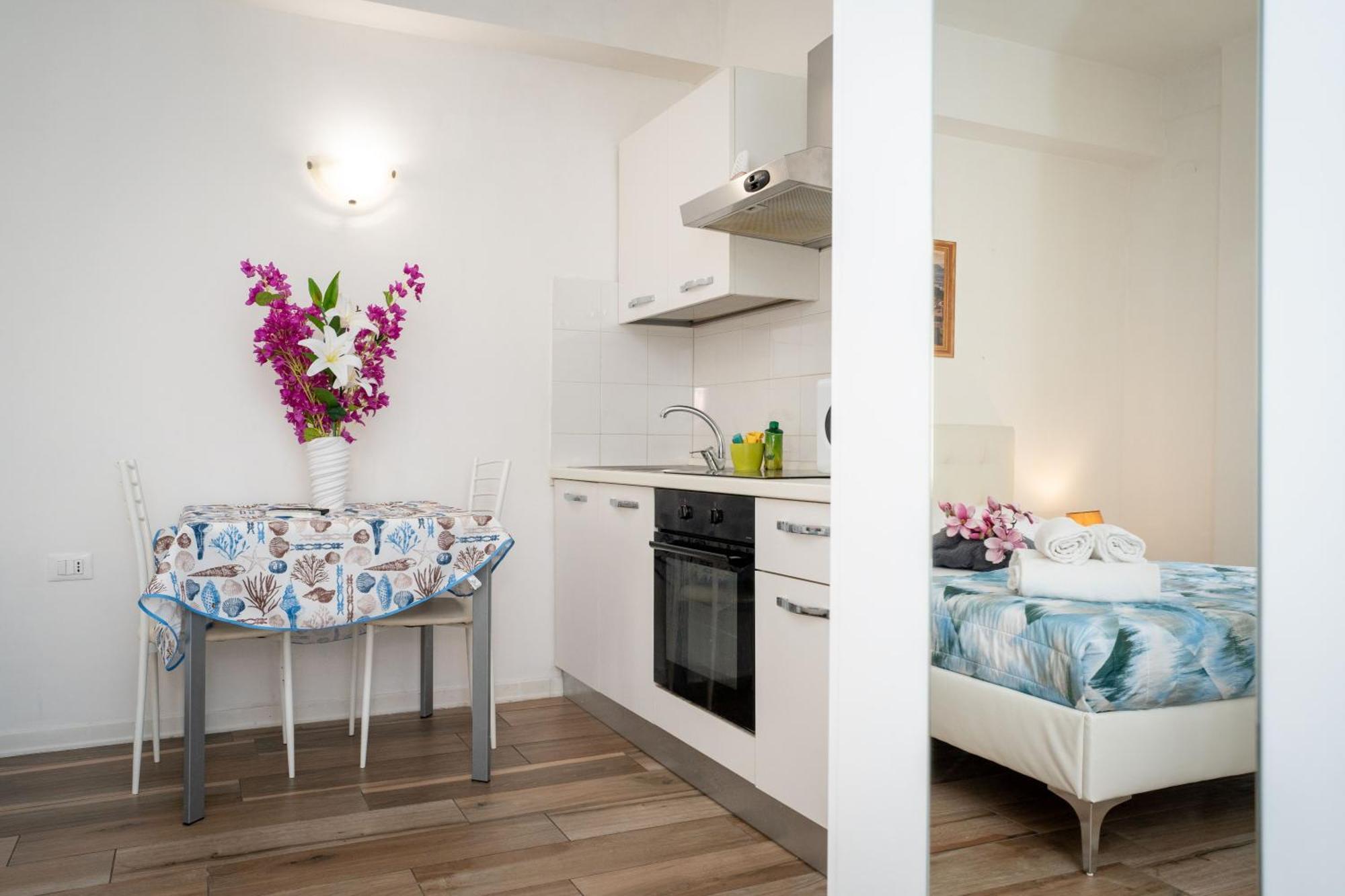 Apartment Station's